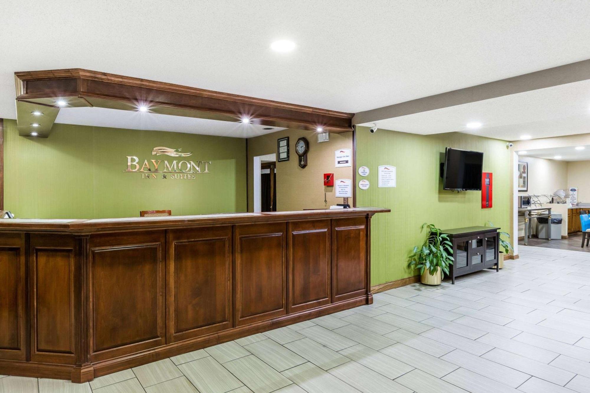 Baymont By Wyndham Louisville South I 65 Brooks Екстериор снимка