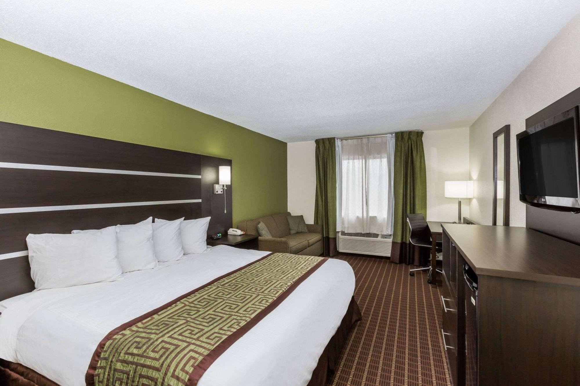 Baymont By Wyndham Louisville South I 65 Brooks Екстериор снимка